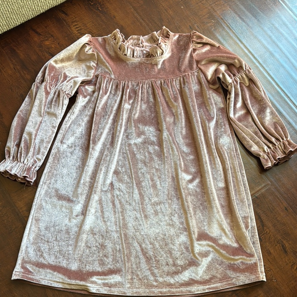 SHEIN Velvet Long Sleeve Ruffle neck Dress in Pink size 120